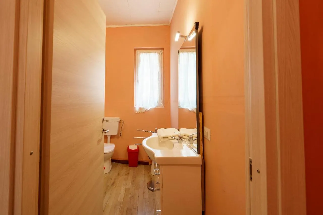 The Orange Housing In Como Apartment