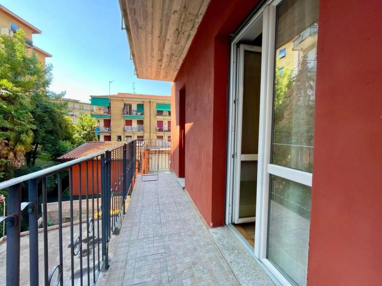 Apartment The Orange Housing In Como Italy